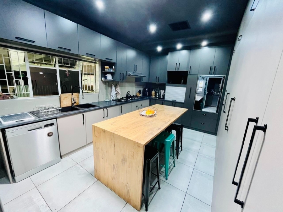 4 Bedroom Property for Sale in Bayswater Free State